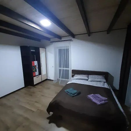 бо&не * ヤブルニツァ